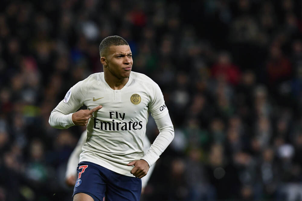 本土运动品牌发力即时零售 覆盖旅游健身等紧急装备采购需求丨新消费观察